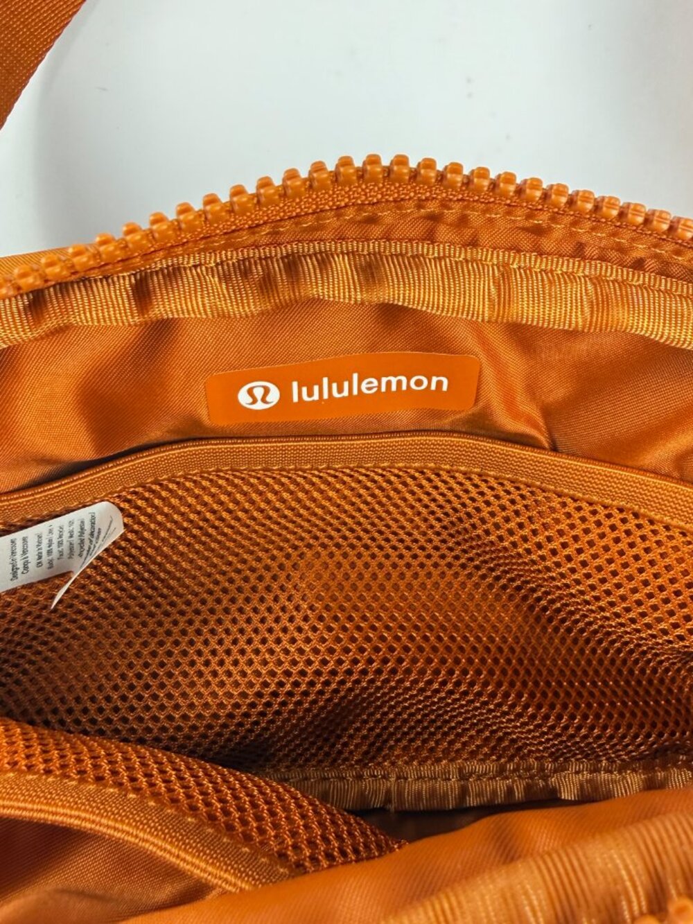 NWT Lululemon Everywhere Belt Bag 1L Tiger Orange 8" Wide SOLD OUT ONLINE - Picture 4 of 8